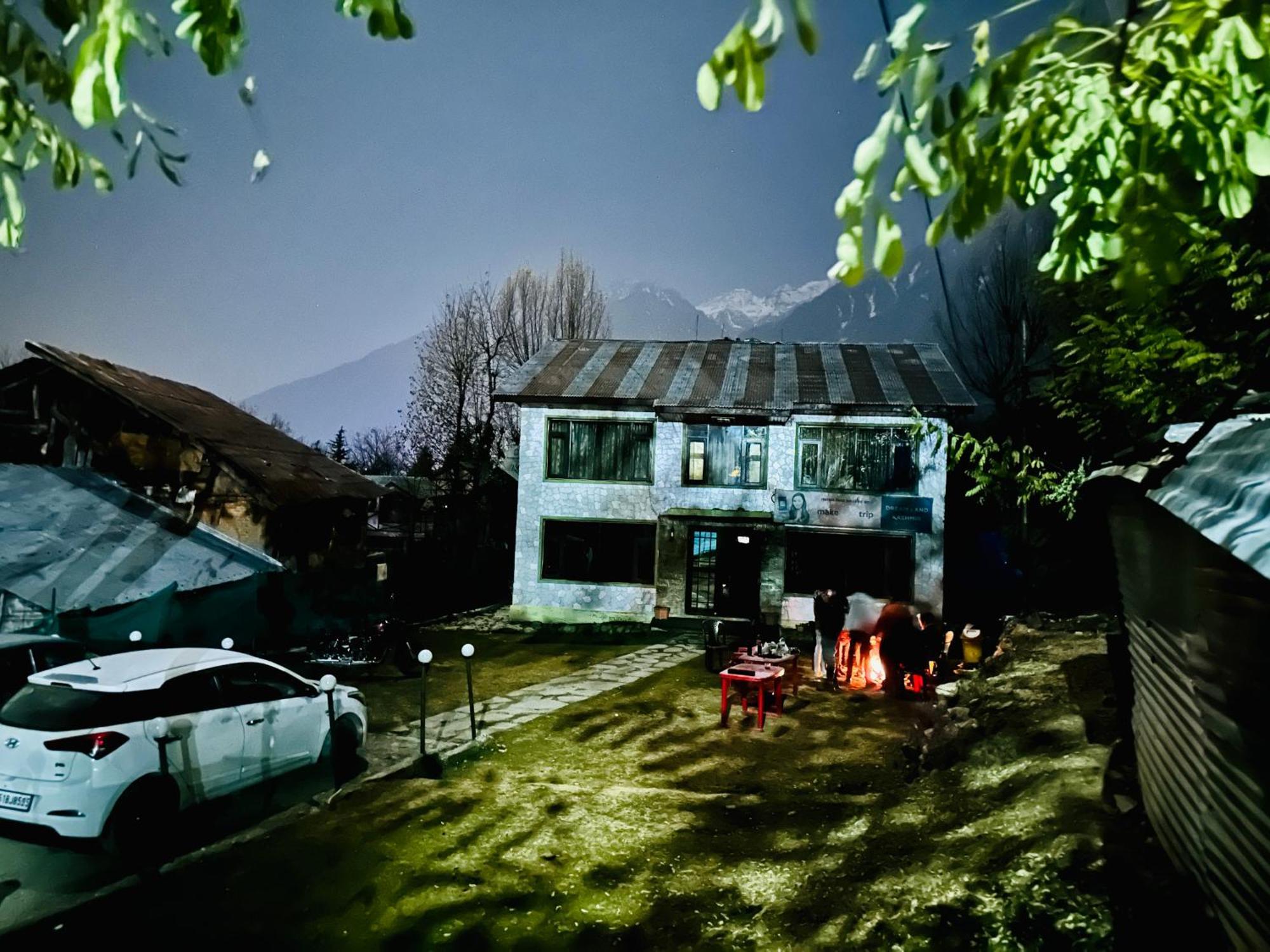 Dreamland Cottage Pahalgam Exterior photo